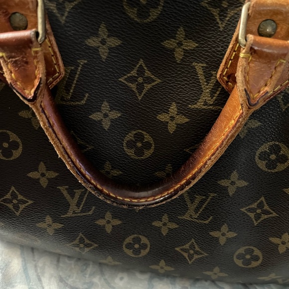 Authentic Louis Vuitton Speedy 30 - Picture 3 of 11
